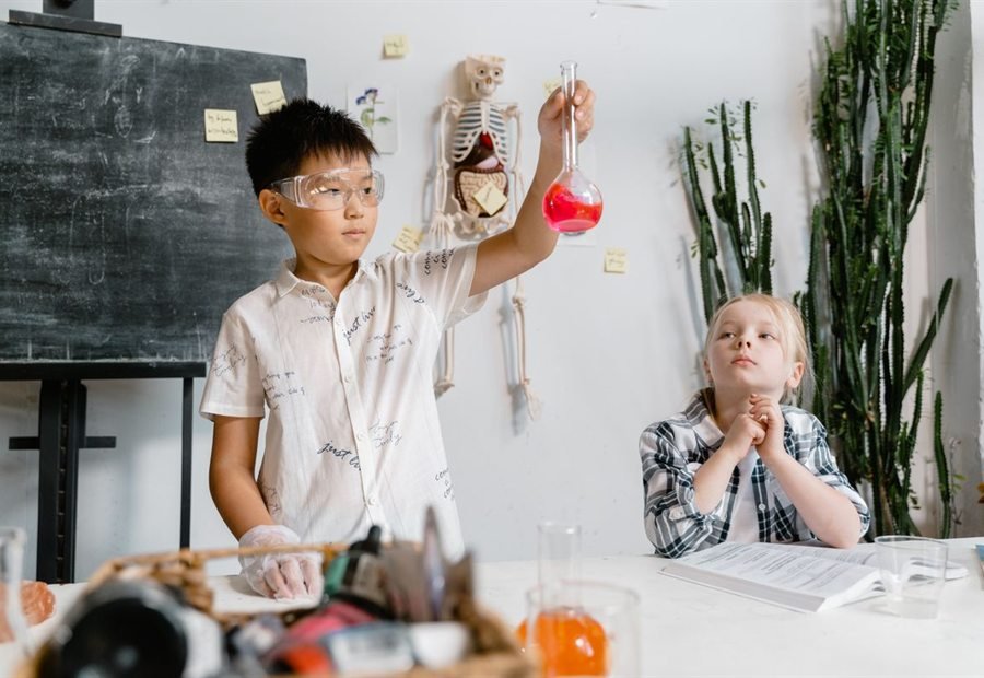 Children taking part in a science experiment
